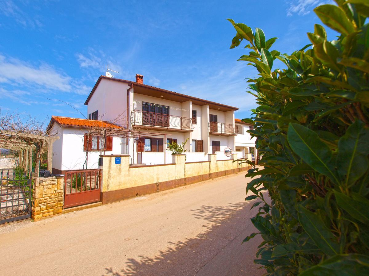 Apartments Ivan 1031 Fažana Exterior foto