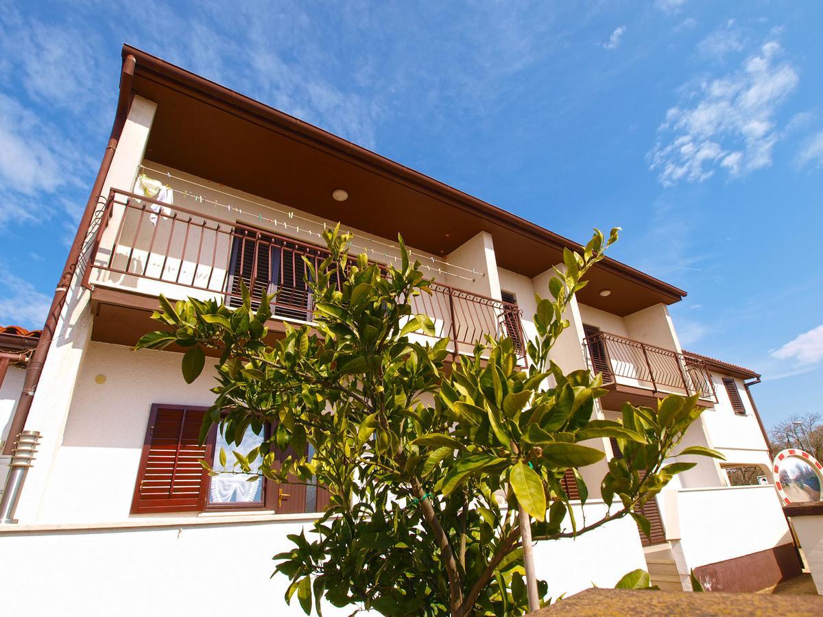 Apartments Ivan 1031 Fažana Exterior foto